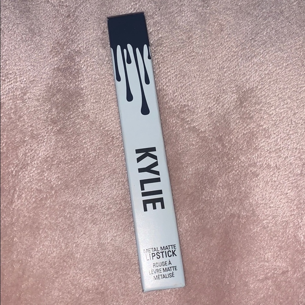 Kylie Cosmetics Metal Matte Lipstick